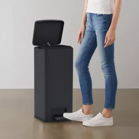   Fekete ujjlenyomat-mentes rozsdamentes-acél pedálos kuka 30L