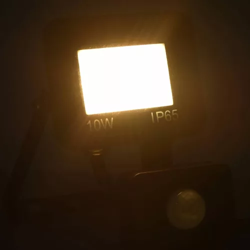 Meleg fehér fényű szenzoros LED-reflektor 10 W
