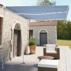   Kék és fehér kézzel kihúzható póznás napellenző 350 x 250 cm