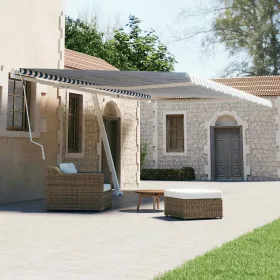   Kék és fehér kézzel kihúzható póznás napellenző 500 x 300 cm