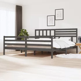 Szürke tömör fa ágykeret 200 x 200 cm