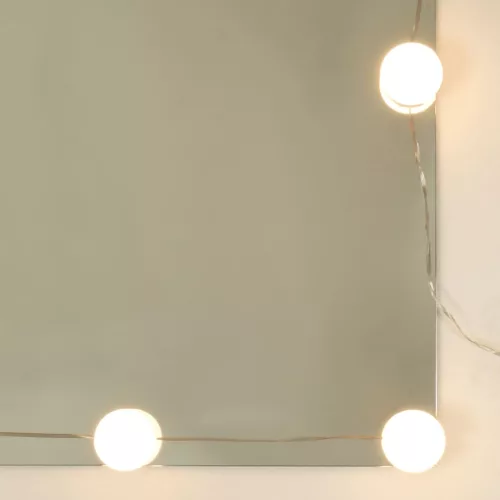 Füstös tölgy színű szerelt fa LED-es pipereasztal szekrénnyel
