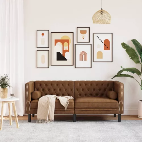 2 személyes barna műbőr Chesterfield kanapé hengerpárnákkal