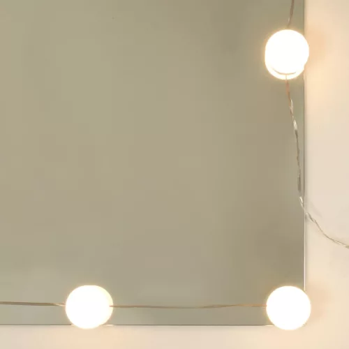 Sonoma tölgy tükrös szekrény LED-ekkel 60 x 31,5 x 62 cm