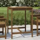 Mézbarna tömör fenyőfa kerti asztal 82,5 x 82,5 x 110 cm