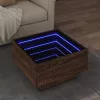 Barna tölgy szerelt fa dohányzóasztal LED-del 50 x 50 x 30 cm